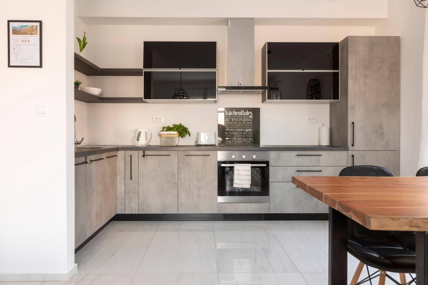 La Terrazza * * * *city Center Lux New Apt+parking Appartamento Pola